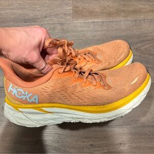 Hoka Clifton 8 women’s size 7.5